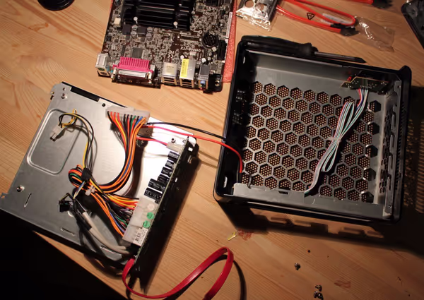 Integrated DC power supply inside LP-301 case