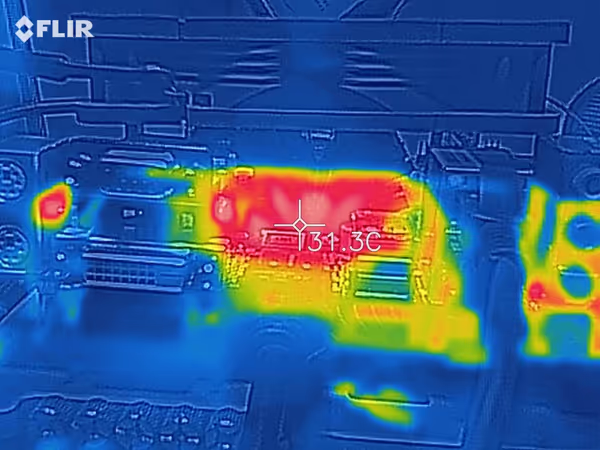 Thermal image of CPU under load with active fan on top