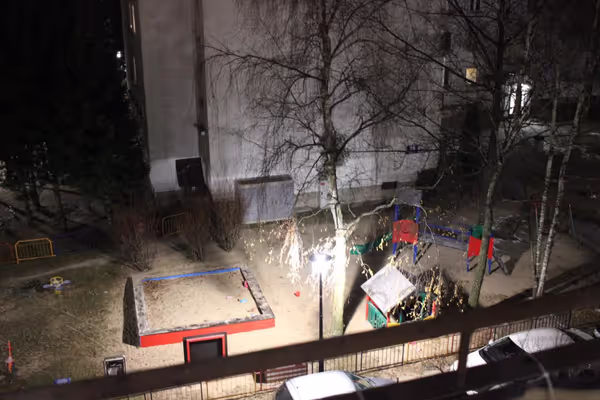 Light reflecting out of surroundings