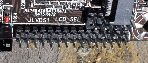 LVDS display connector