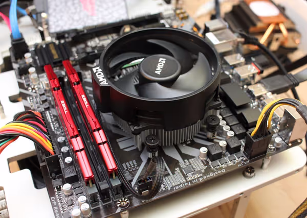 Wraith Stealth cooler