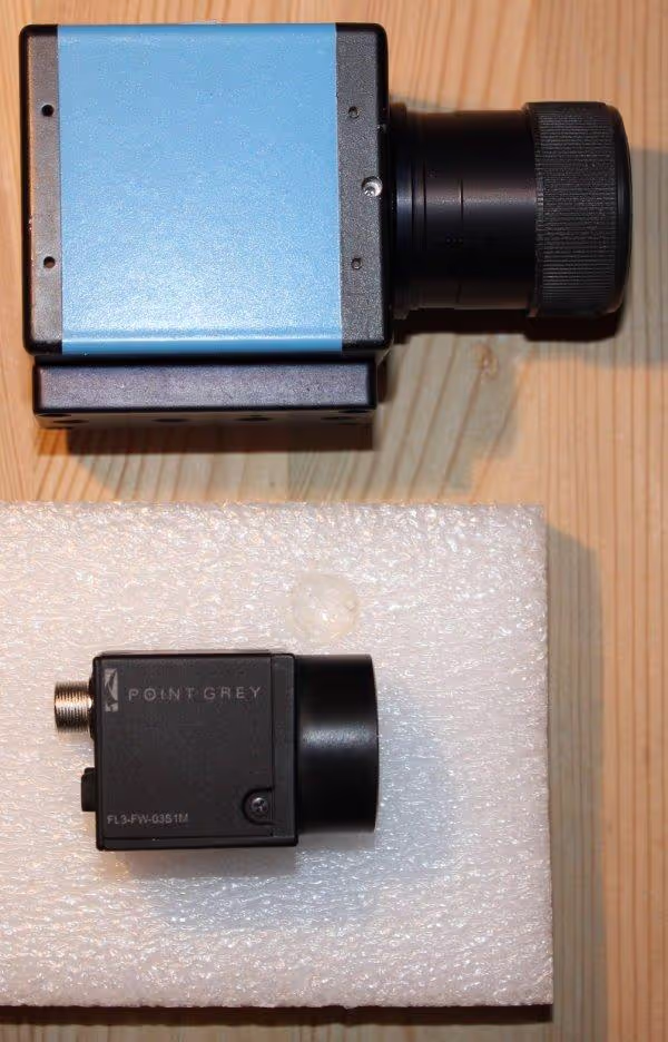 PGR Flea 3 and DMK21AU618 - size comparison