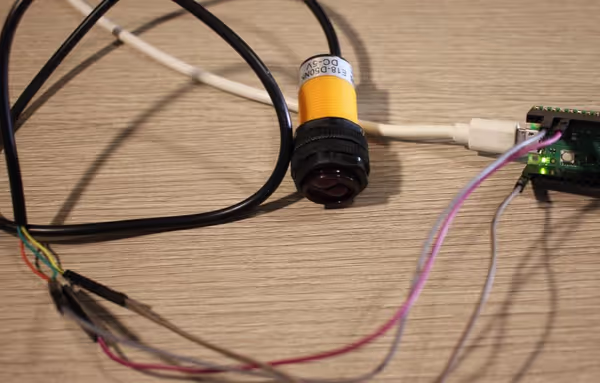 Digital input proximity sensor