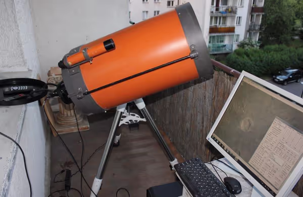 xiQ in action photographing Moon with a C14