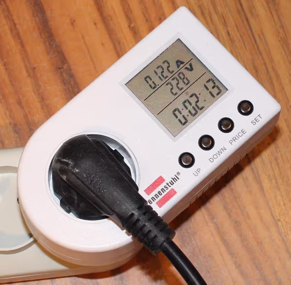 Measuring what the lab power supply draws from the AC side