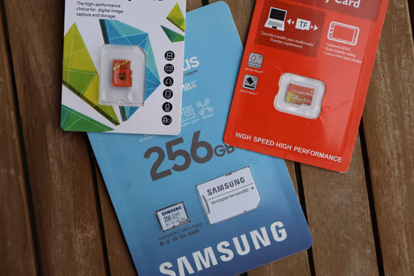 Samsung Evo Plus and two no-name microSD cards