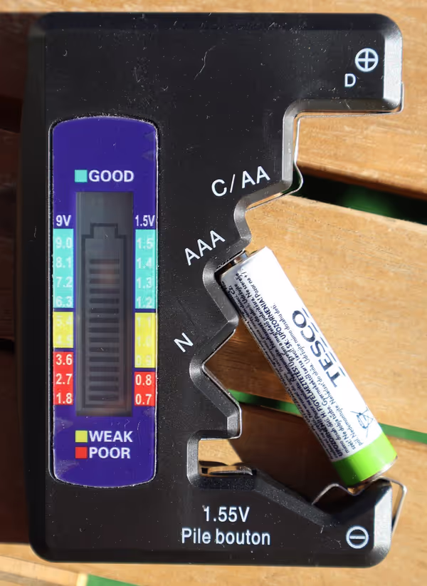 Universal battery tester