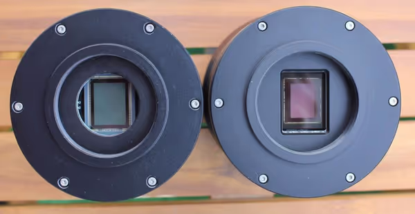 Panasonic MN34230 vs IMX432