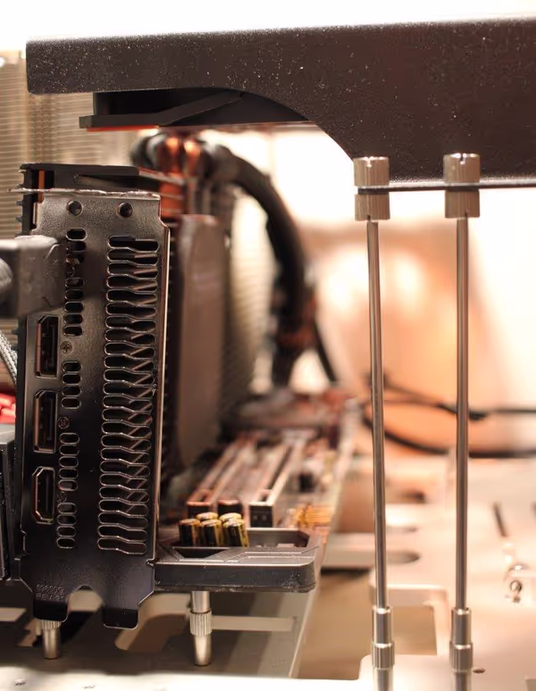 Overhang fancard uses PCI slots mounting points to place fans above the graphics card