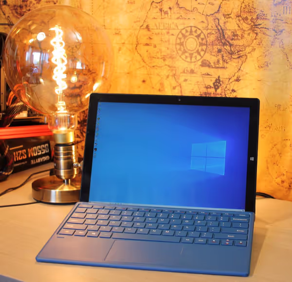 Pipo W12 tablet with detachable keyboard