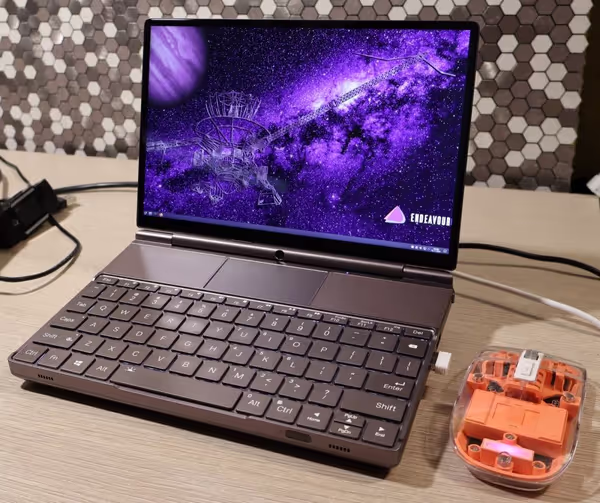 EndeavourOS running on GPD Win Max 2