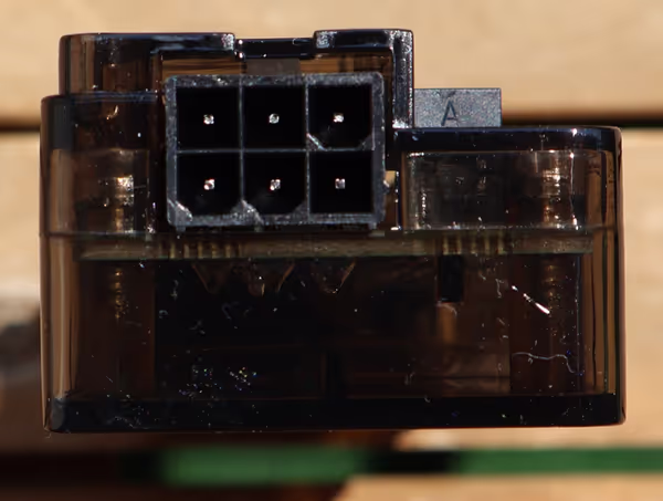 6-pin PCIe power connector